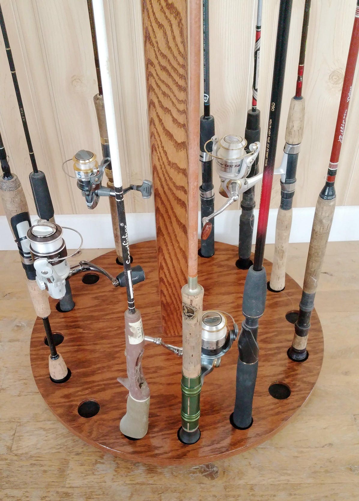 16-Pole Oak Rotating Fishing Rod Reel Display Wood Rack
